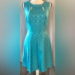 Tahari Arthur Levine sleeveless dress with lining. Size 6